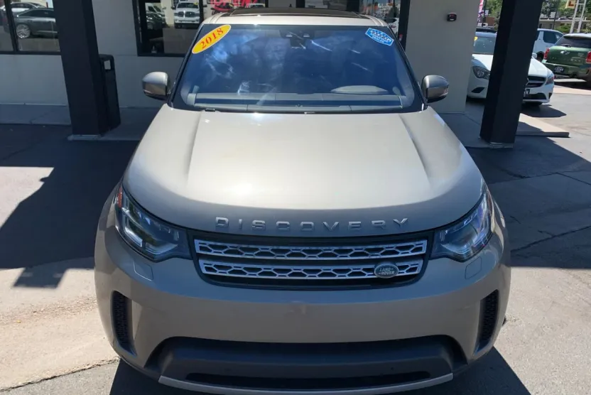 2018 Land Rover Discovery HSE photo 1