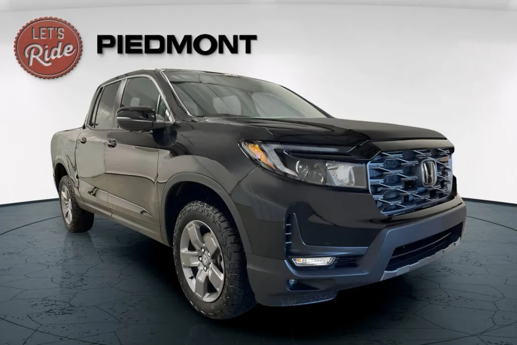 2025 Honda Ridgeline TrailSport photo 1