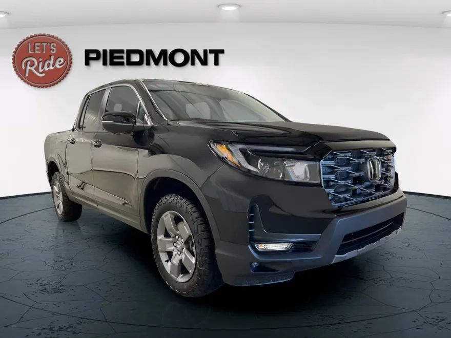 2025 Honda Ridgeline TrailSport photo 1