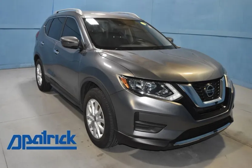 2020 Nissan Rogue SV photo 1