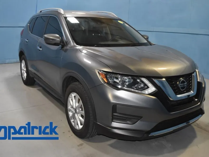 2020 Nissan Rogue SV photo 1
