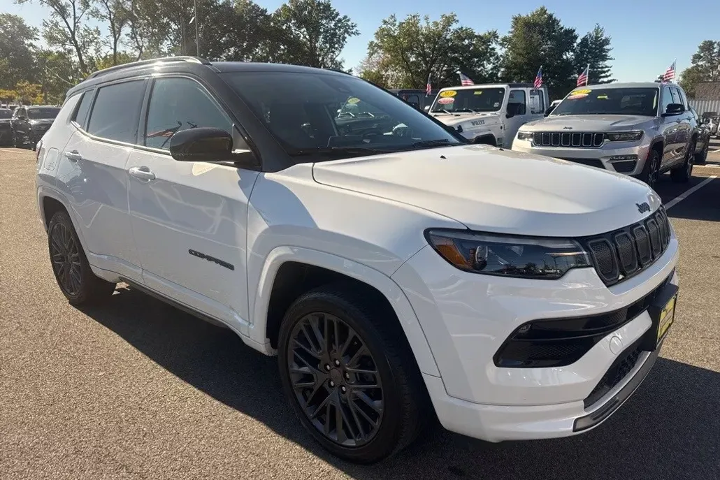 2022 Jeep Compass Limited photo 1