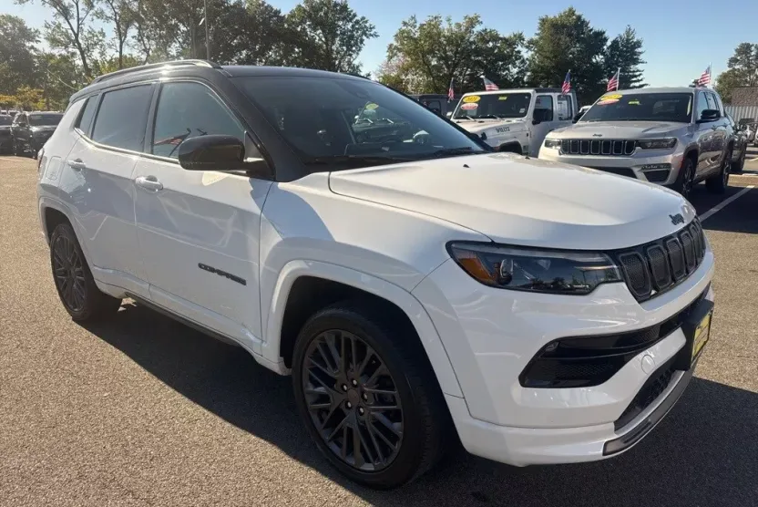 2022 Jeep Compass Limited photo 1
