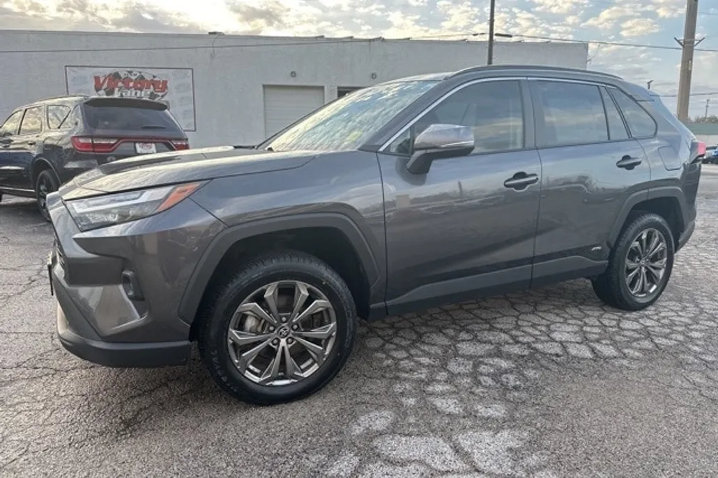 2022 Toyota RAV4 Hybrid XLE Premium photo 1