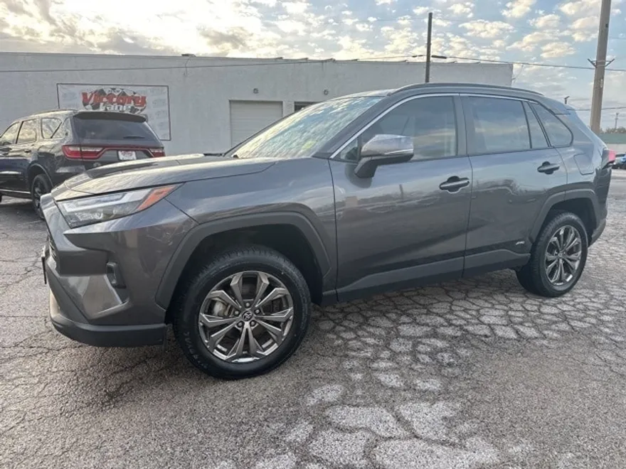 2022 Toyota RAV4 Hybrid XLE Premium photo 1