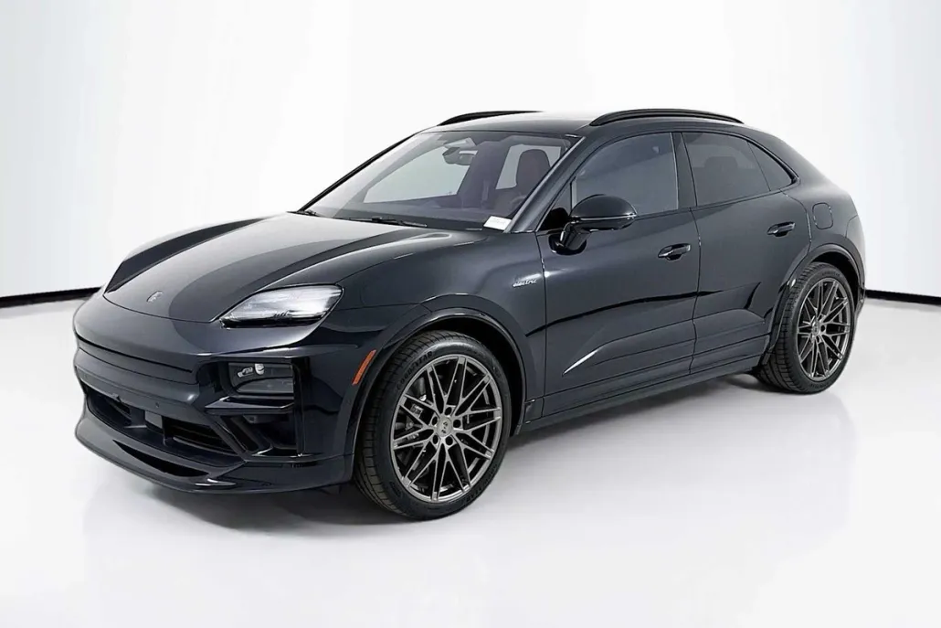 2025 Porsche Macan Turbo Electric photo 1