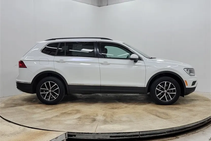 2021 Volkswagen Tiguan SE photo 1
