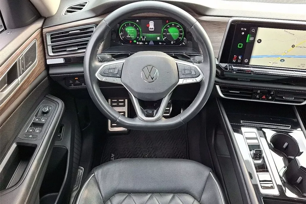 2024 Volkswagen Atlas SEL Premium R-Line photo 1