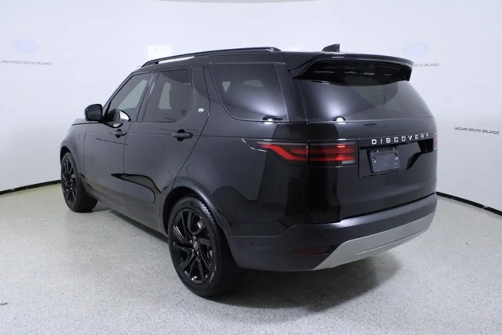 2025 Land Rover Discovery S photo 1