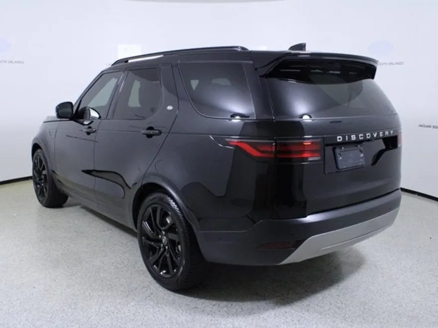 2025 Land Rover Discovery S photo 1