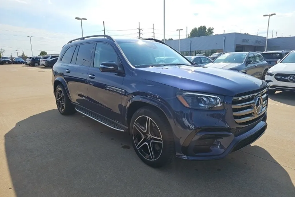 2026 Mercedes Benz GLS 450 4MATIC photo 1