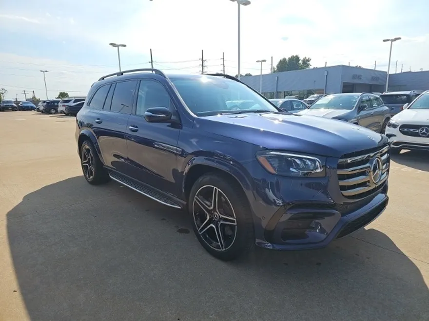2026 Mercedes Benz GLS 450 4MATIC photo 1