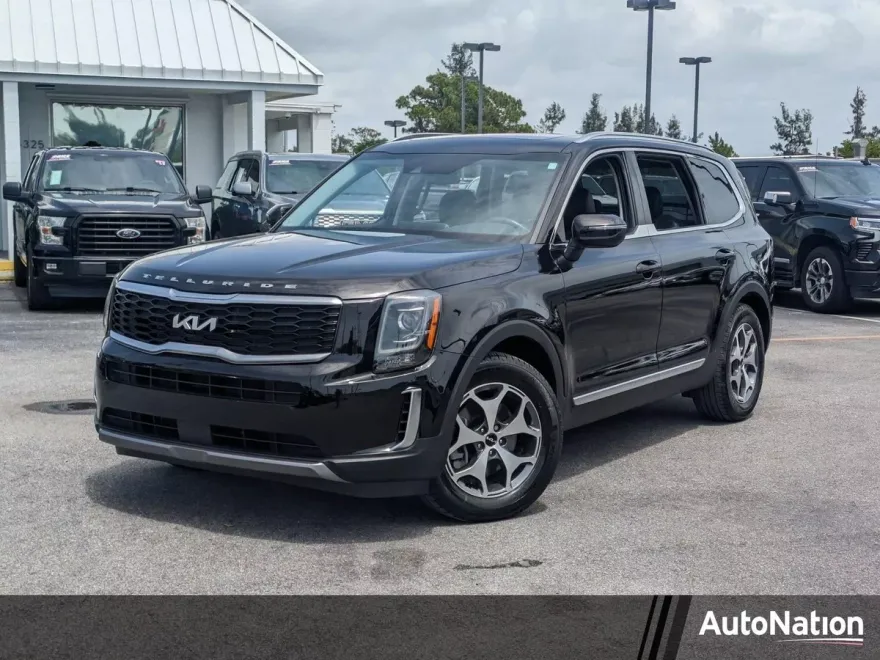 2022 Kia Telluride EX photo 1