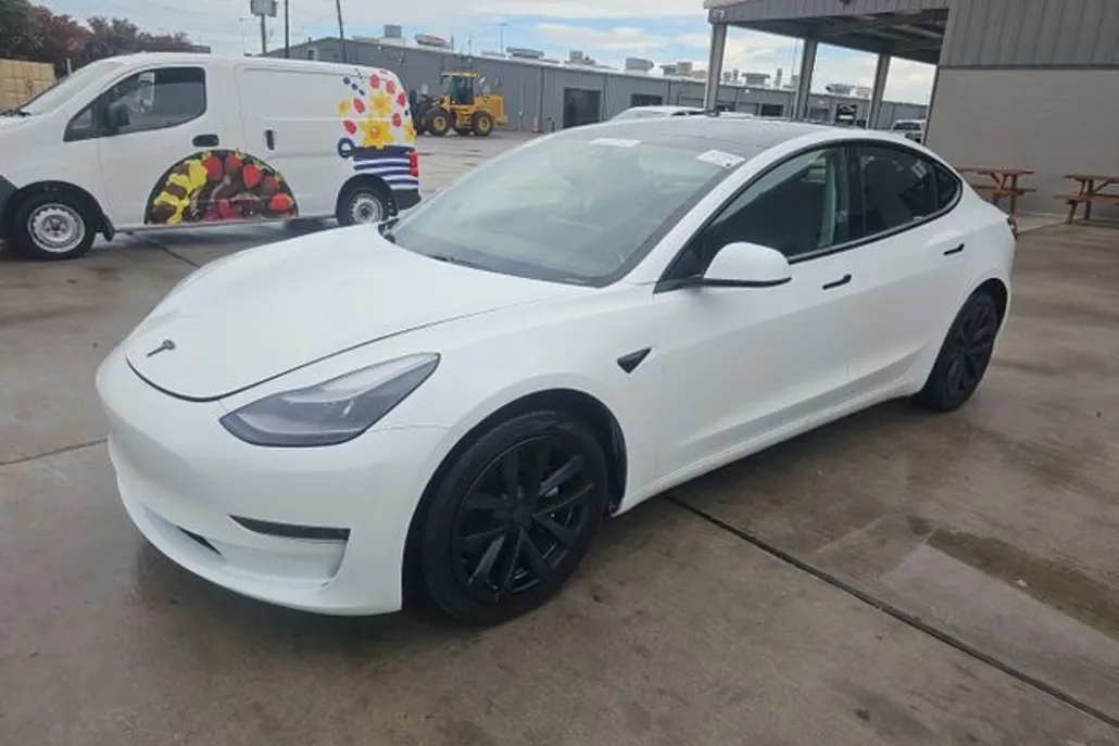 2021 Tesla Model 3 Long Range photo 1