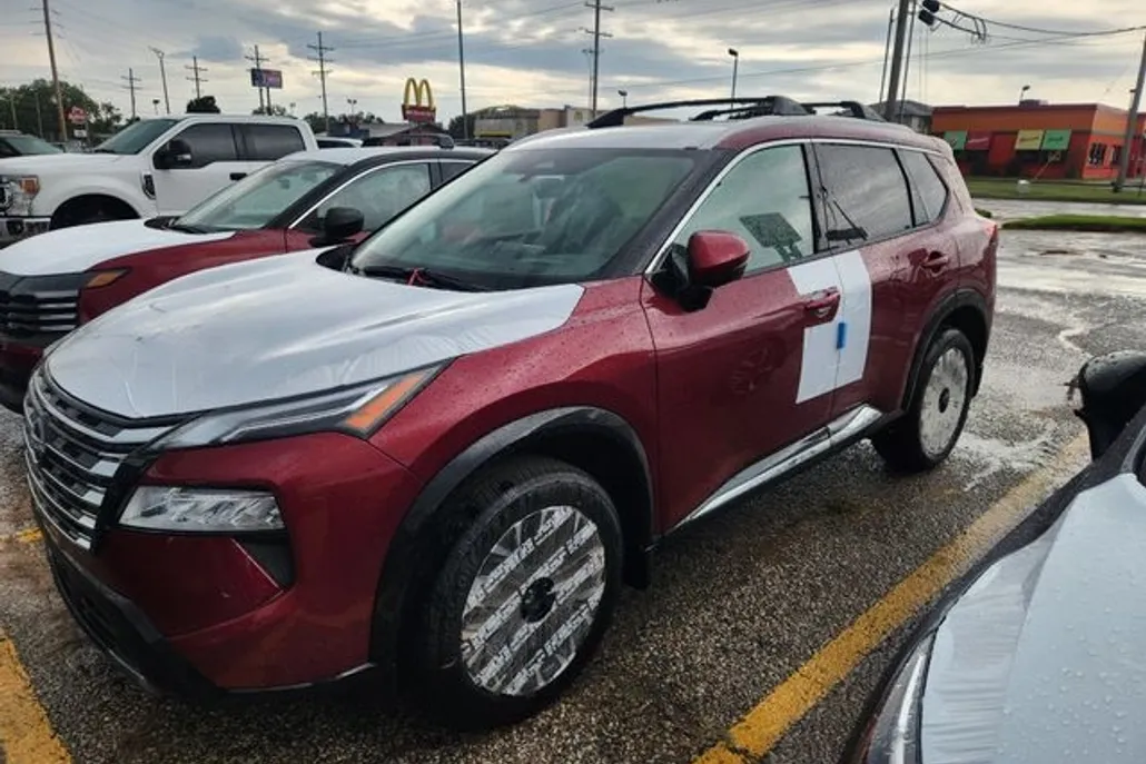 2026 Nissan Rogue Platinum photo 1
