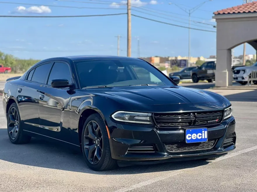 2020 Dodge Charger SXT photo 1