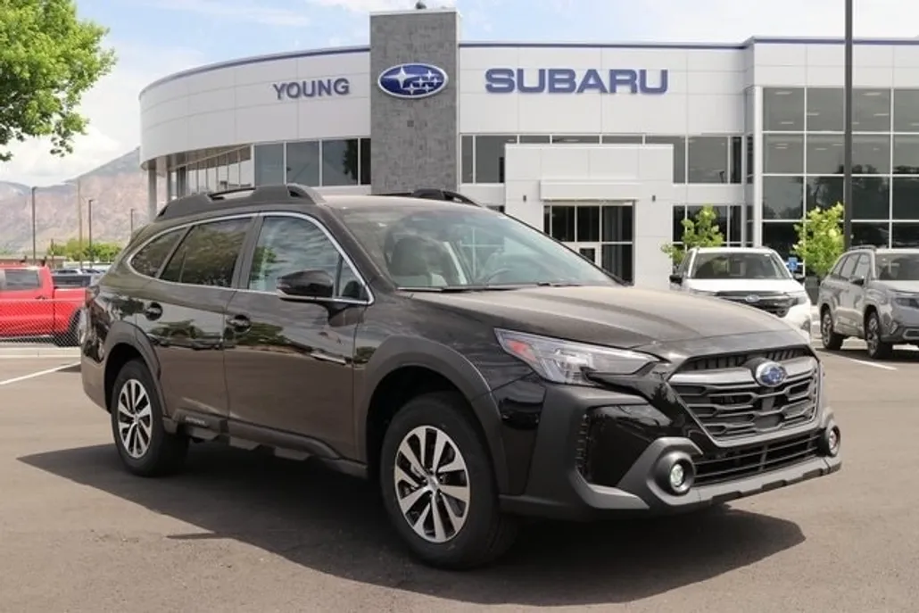 2025 Subaru Outback Premium photo 1