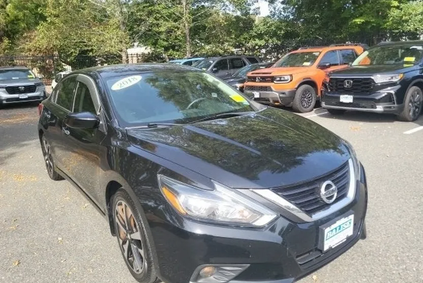 2018 Nissan Altima 2.5 SR photo 1