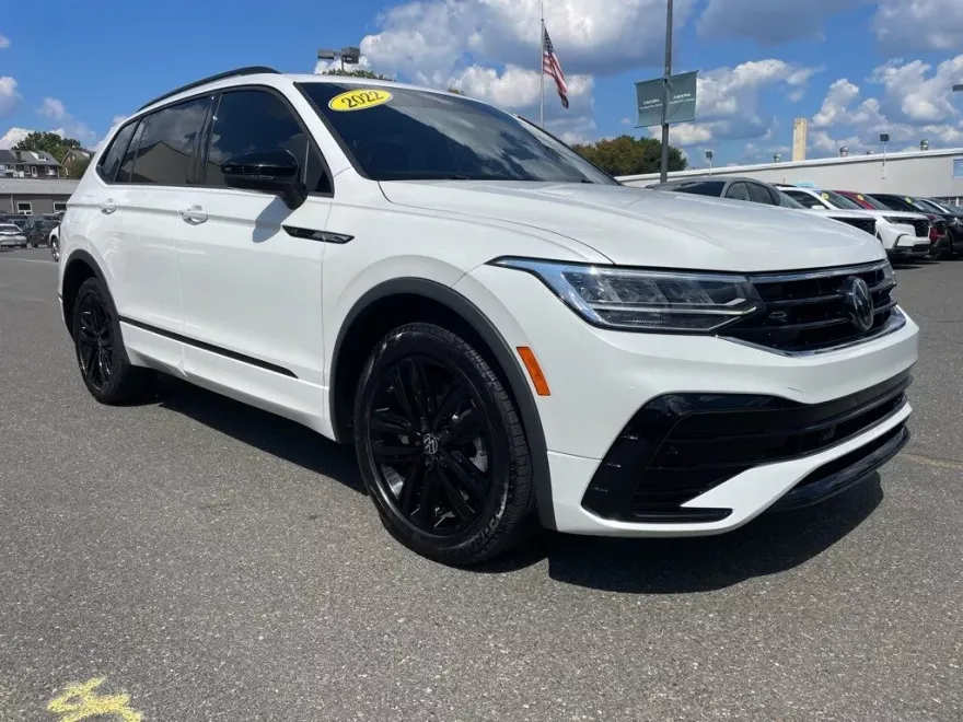 2022 Volkswagen Tiguan SE R-Line Black photo 1