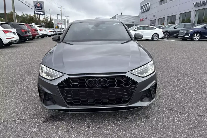 2023 Audi A4 S line Quattro Premium Plus photo 1