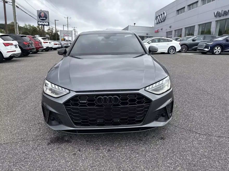 2023 Audi A4 S line Quattro Premium Plus photo 1