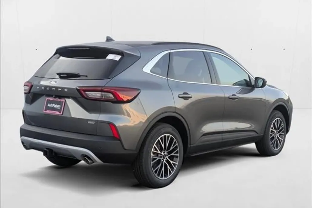 2025 Ford Escape photo 1