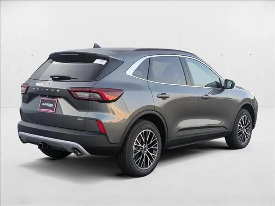 2025 Ford Escape photo 1