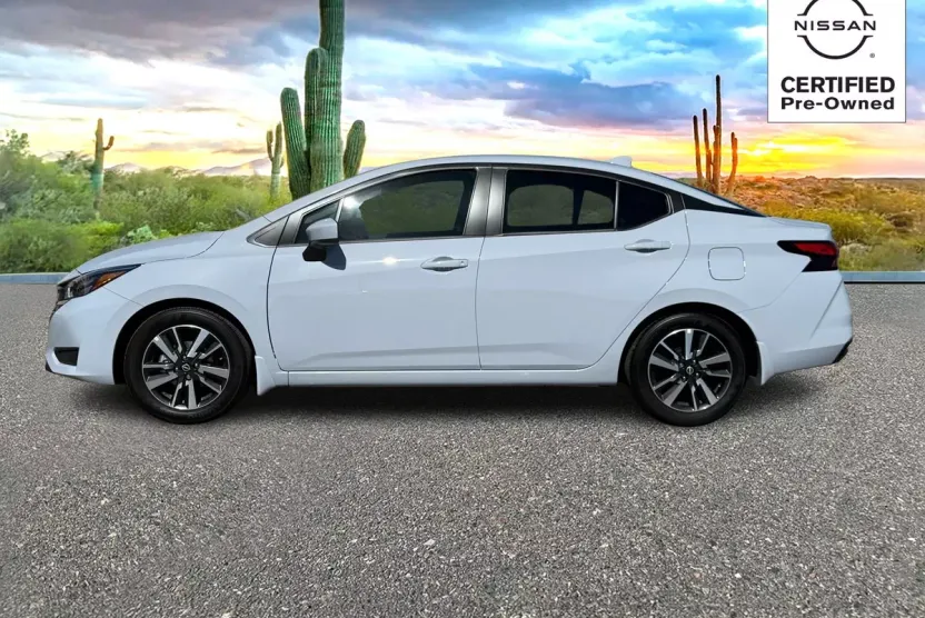2025 Nissan Versa 1.6 SV photo 1