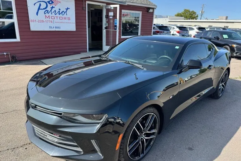 2017 Chevrolet Camaro 2LT RS photo 1