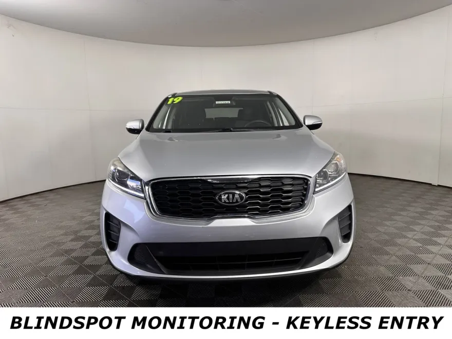 2019 Kia Sorento LX V6 photo 1