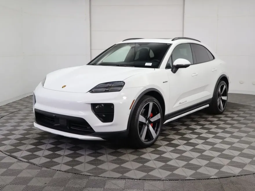 2025 Porsche Macan Electric photo 1