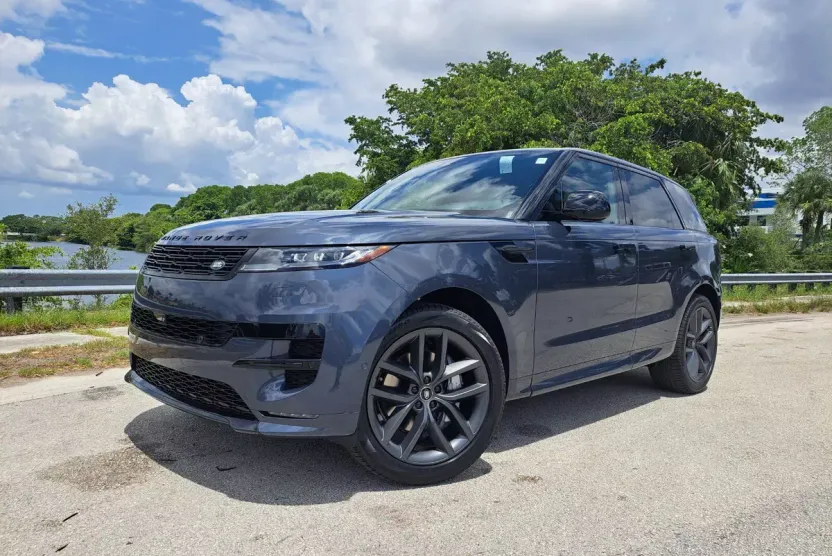 2025 Land Rover Range Rover Sport SE photo 1