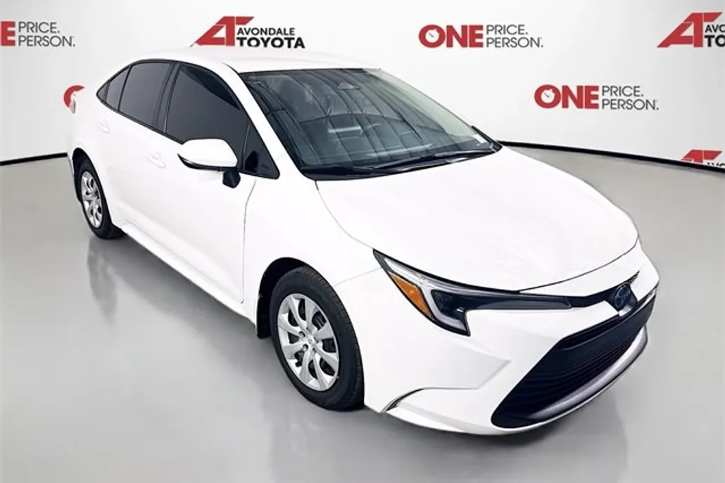 2024 Toyota Corolla Hybrid LE photo 1