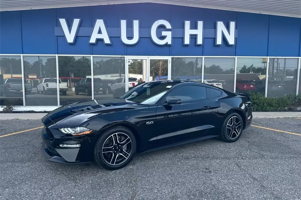 2022 Ford Mustang GT photo 1