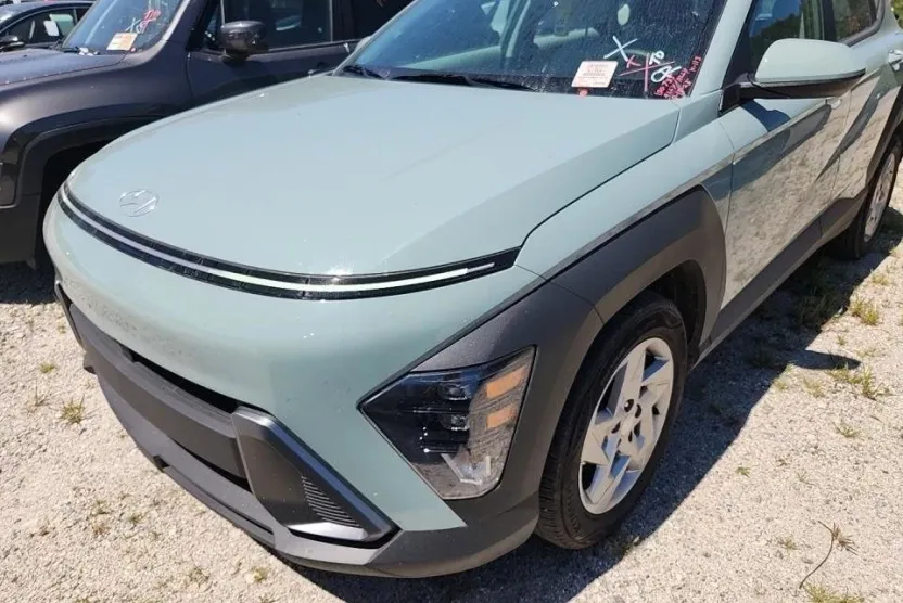 2024 Hyundai Kona SE photo 1