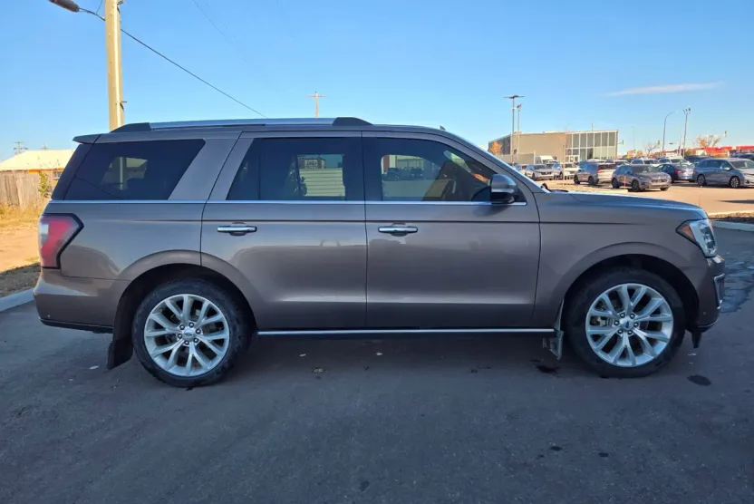 2018 Ford Expedition Limited photo 1