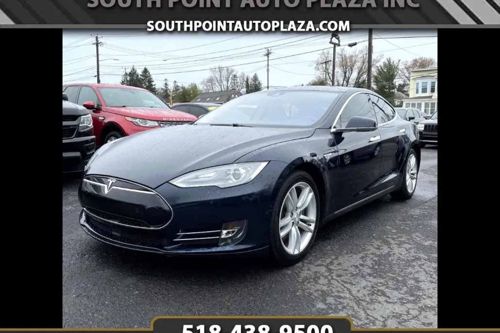 2015 Tesla Model S photo 1