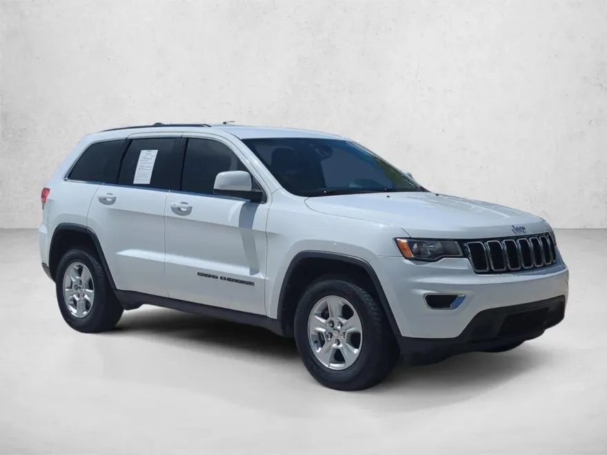 2017 Jeep Grand Cherokee Laredo Sport photo 1