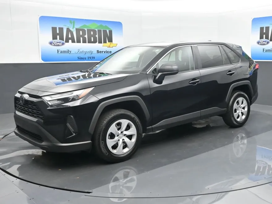 2024 Toyota RAV4 LE photo 1