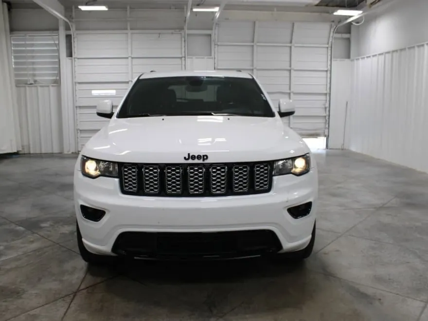 2022 Jeep Cherokee Laredo X photo 1