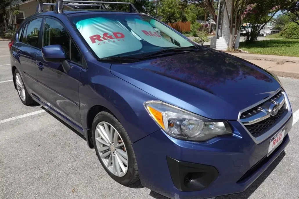 2012 Subaru Impreza 2.0i Premium photo 1