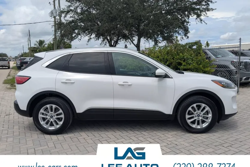 2020 Ford Escape SE photo 1