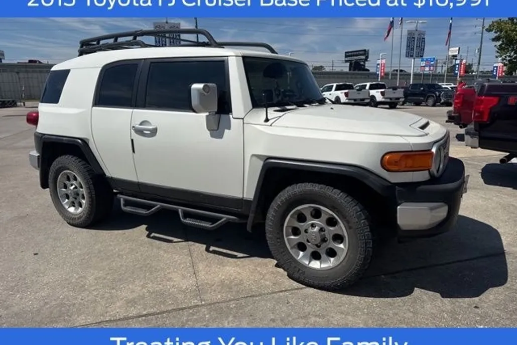 2013 Toyota FJ Cruiser Base photo 1