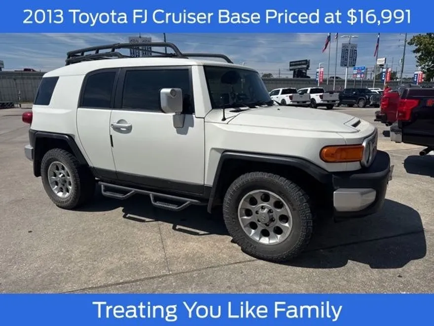 2013 Toyota FJ Cruiser Base photo 1