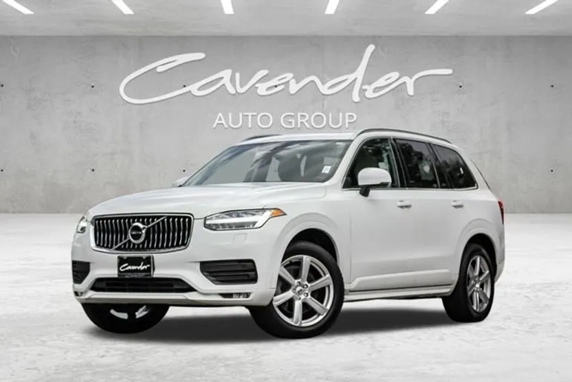 2021 Volvo XC90 Momentum photo 1