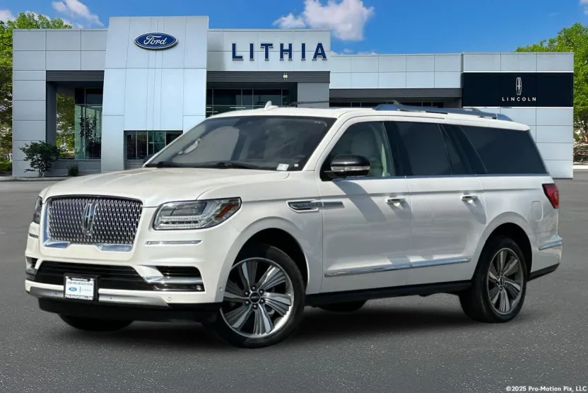 2019 Lincoln Navigator L Reserve photo 1