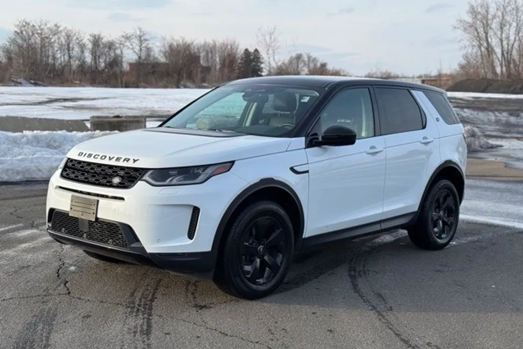 2023 Land Rover Discovery Sport SE photo 1