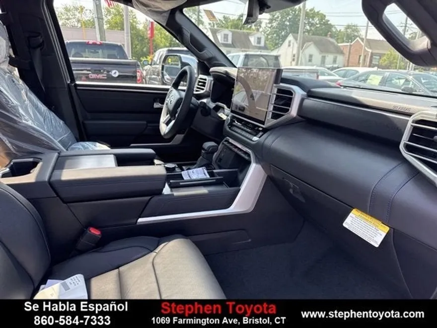 2025 Toyota Sequoia Platinum photo 1