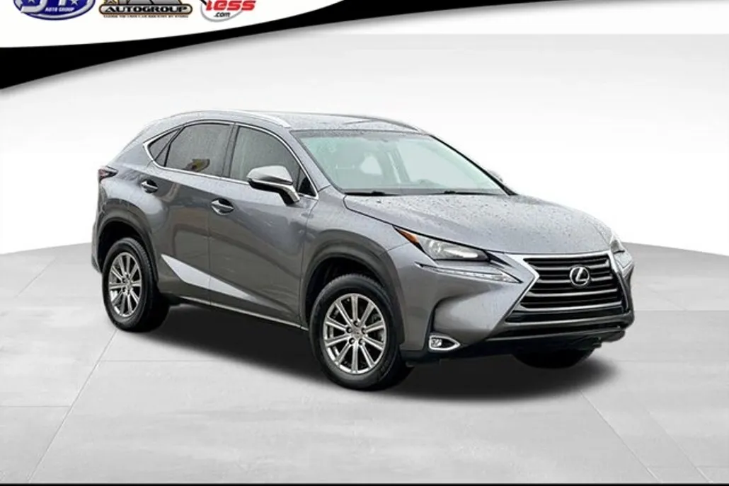 2017 Lexus NX 200t Luxury photo 1