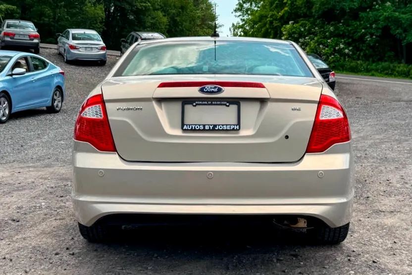2010 Ford Fusion SE photo 1